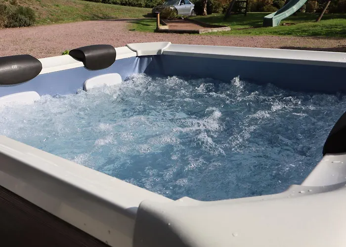 Villanonna, Jacuzzi, Billards, Pétanque, Ping-pong, 12 Couchages, Terrasse Plein Soleil - Larès Villa *